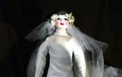 19" PORCELAIN FLAPPER STYLE ORIGINAL DOLL, BRIDAL GOWN, VEIL, FLOWERS, PEARLS